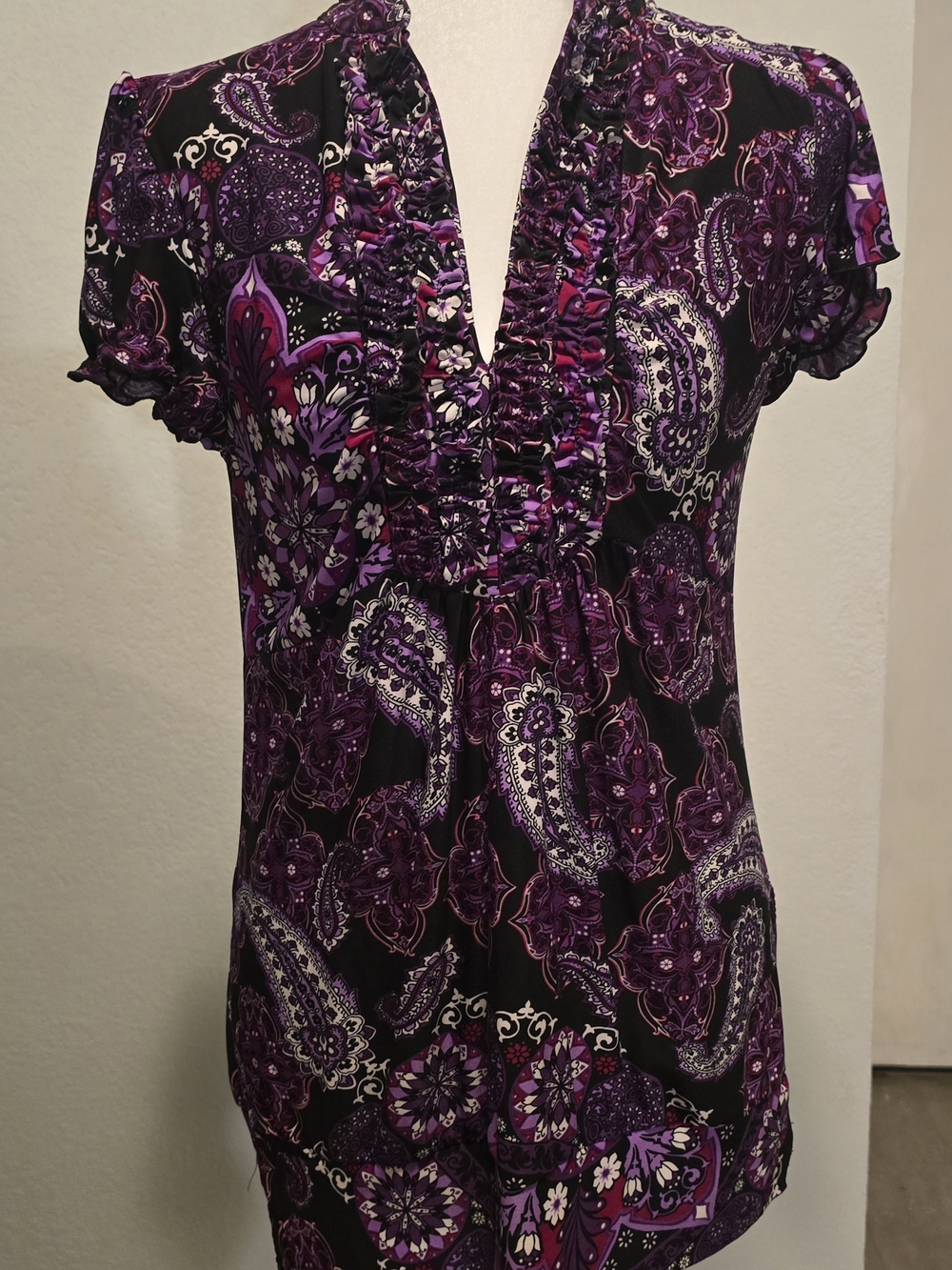 Women's Purple Paisley Ruffle V-Neck Top